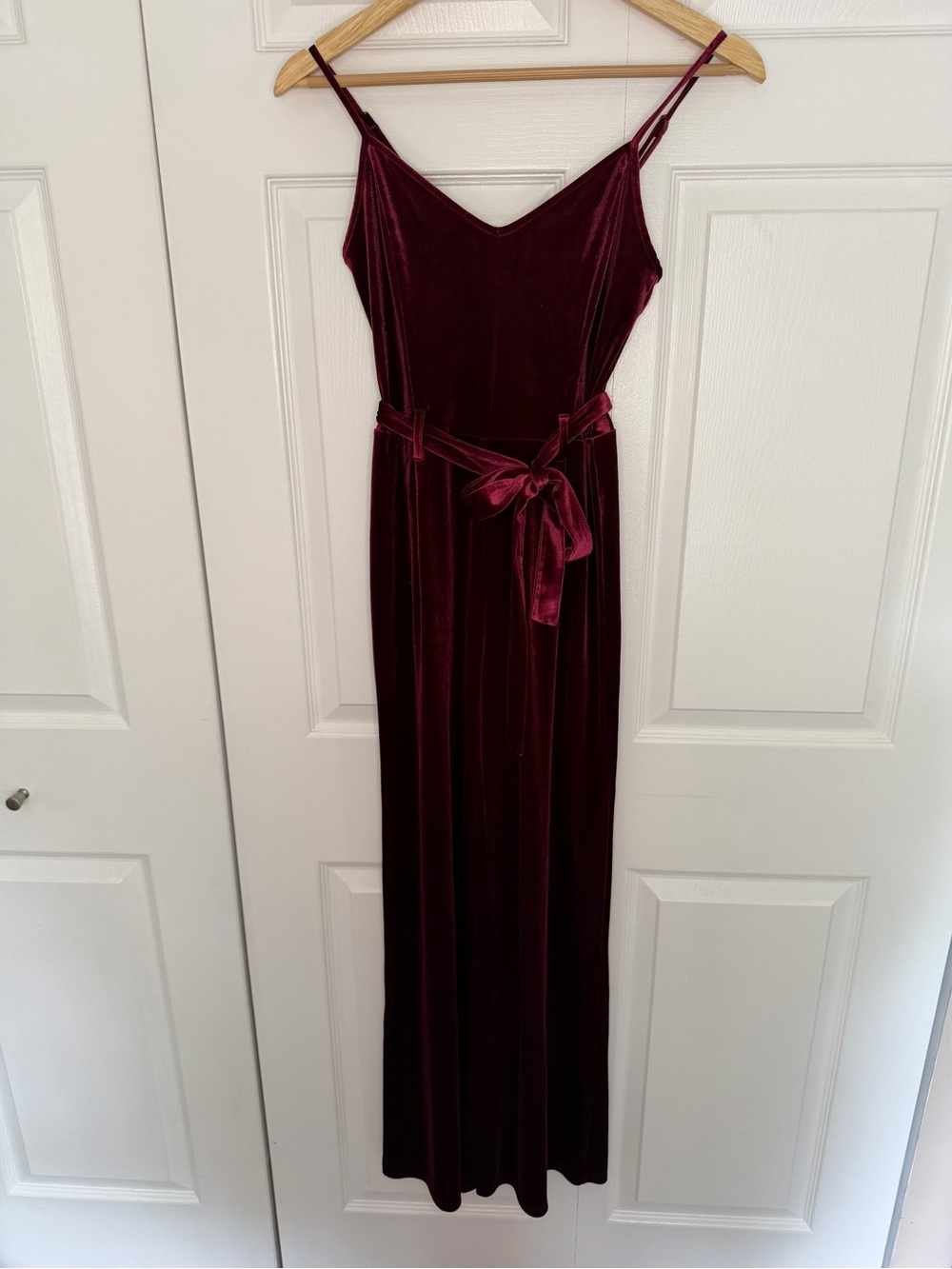 Forever 21 Womens Burgundy Velvet Belted Jumpsuit Size Small Spaghetti Straps